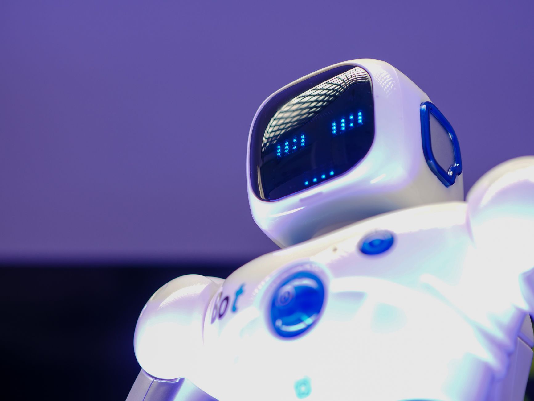 Bridging the Gap: How AI Tools Correct Information Asymmetry for Small Businesses